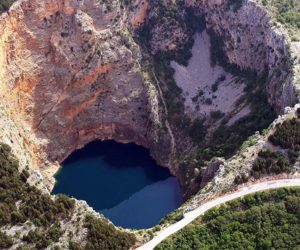 Red and blue lakes – Imotski